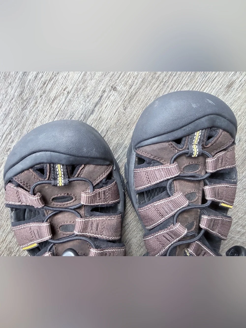 KEEN Men’s 8.5 Brown Closed Toe waterproof Hiking Sport Sandals